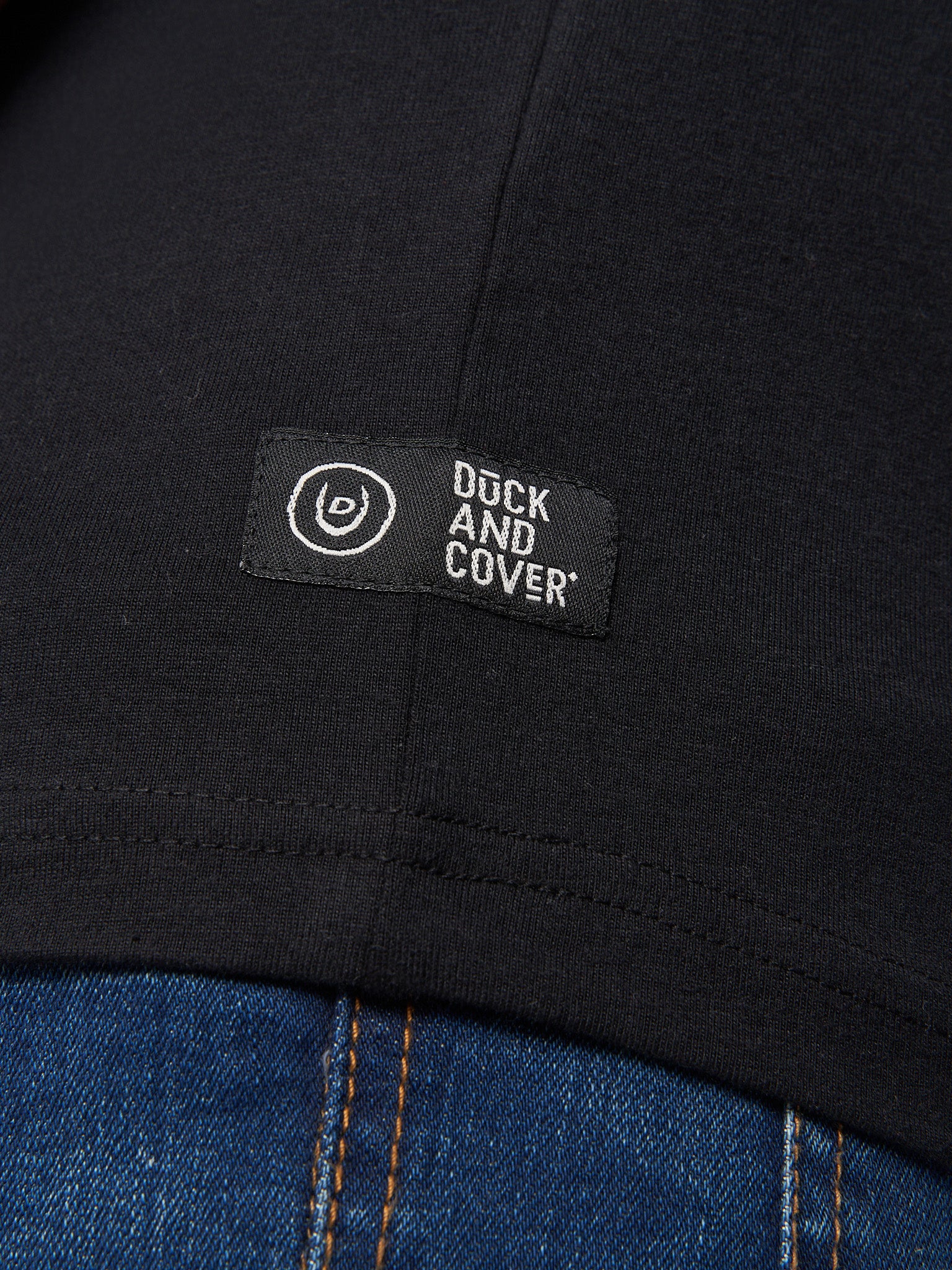 Duck & Cover - Mens Swirla T-Shirt Black – Duck and Cover